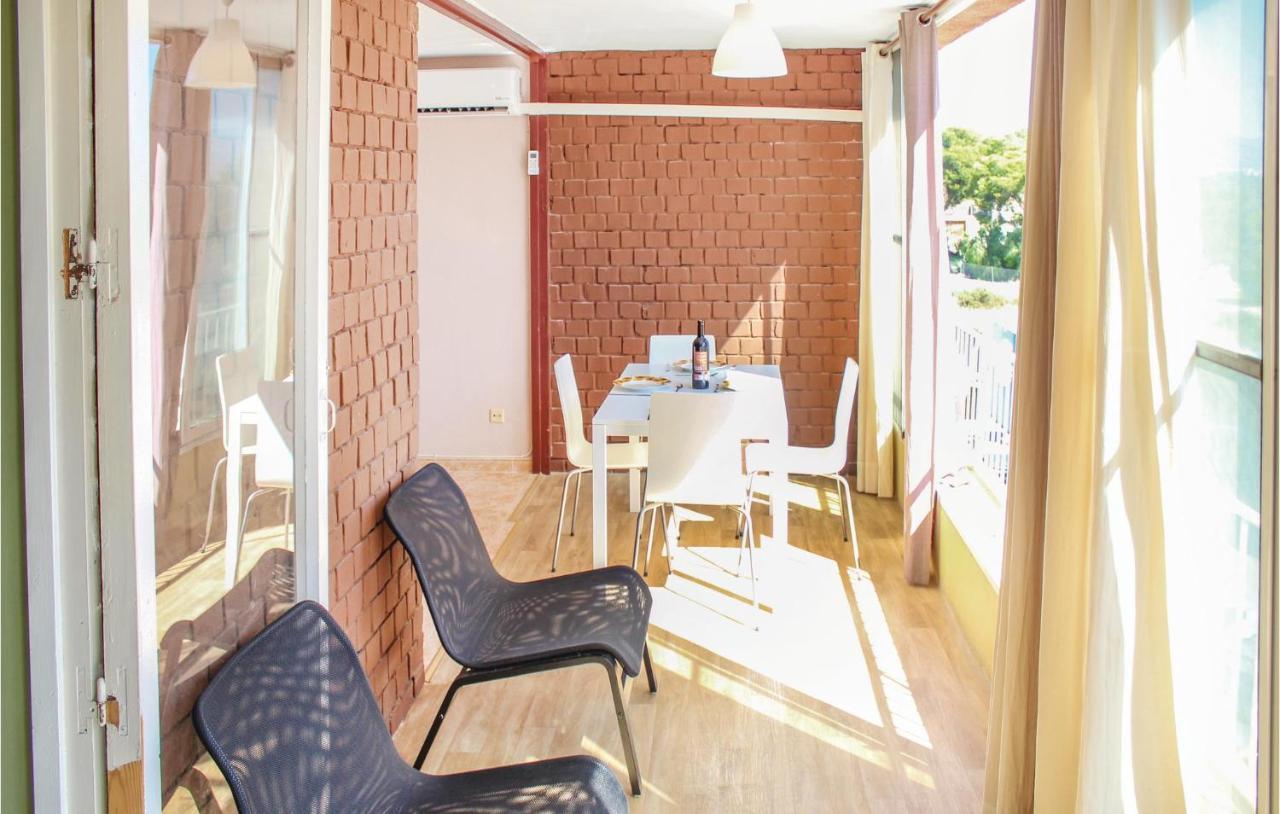2 Bedroom Pet Friendly Apartment In Аликанте Экстерьер фото