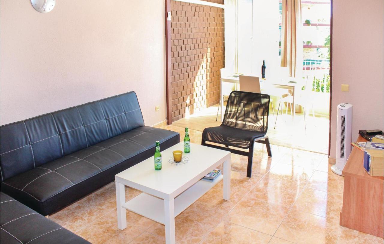 2 Bedroom Pet Friendly Apartment In Аликанте Экстерьер фото